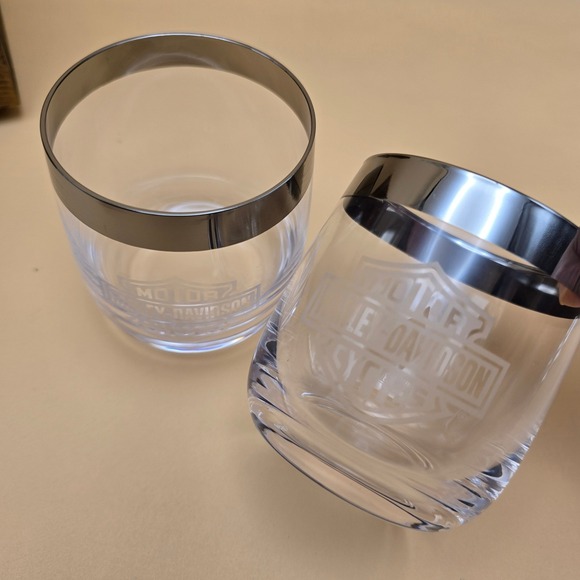 Harley-Davidson Whiskey Glass Set with Silicone Ice Tray and Wood Box 4pc Set - Picture 10 of 16
